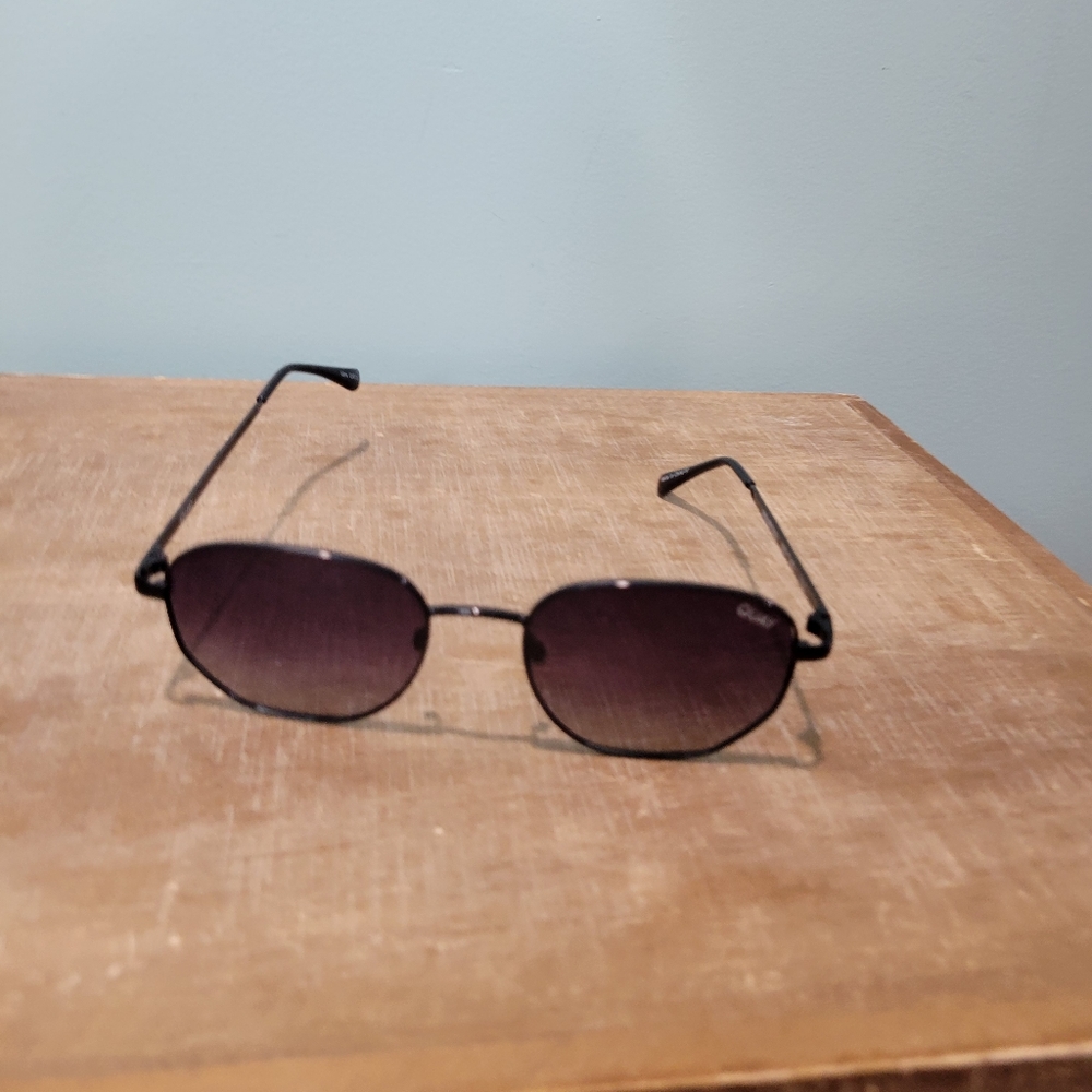 QUAY AUSTRALIA BIG TIME GEOMETRIC ROUND SUNGLASSES BLACK SMOKE POLARIZED